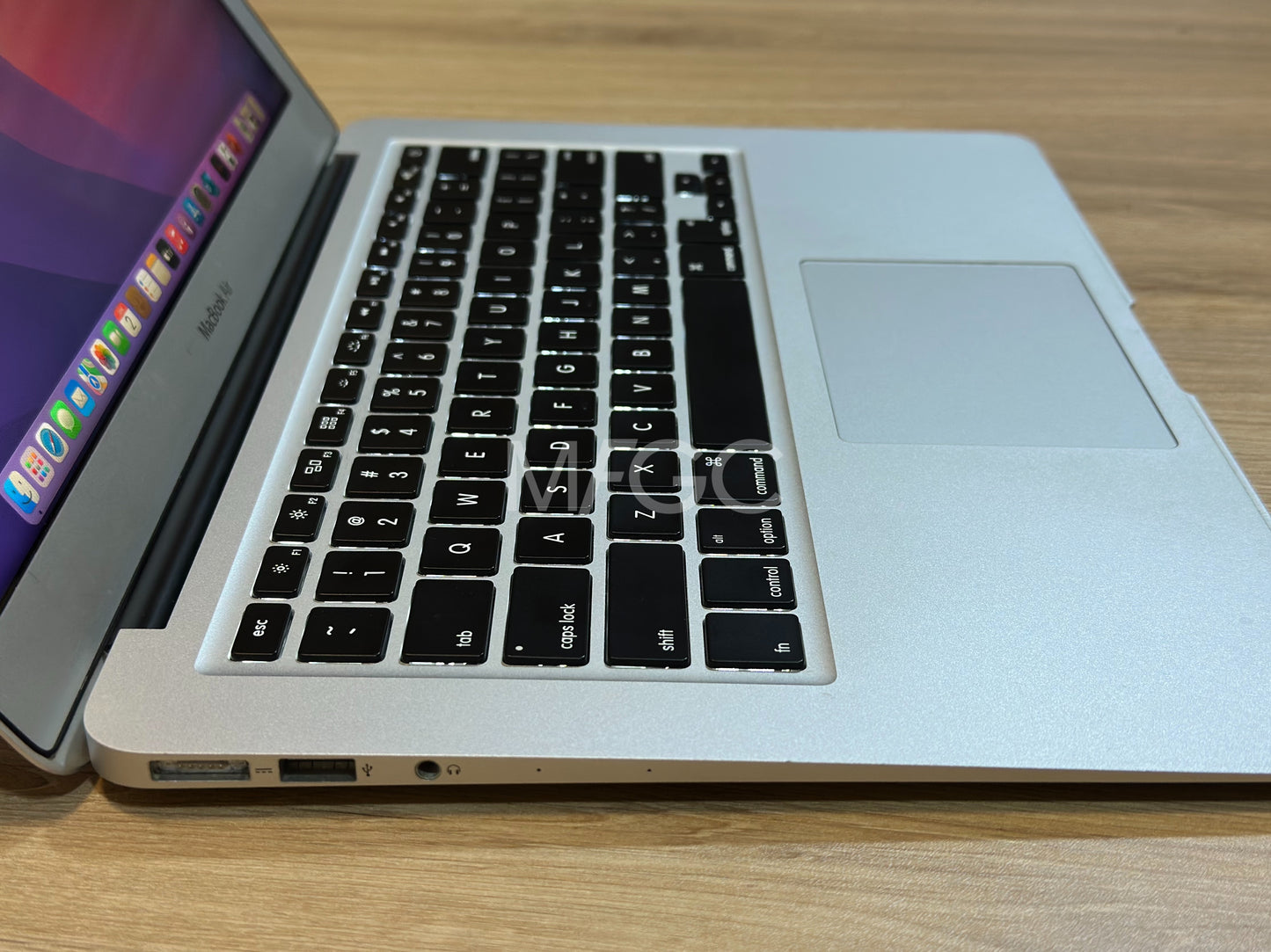 2015 MacBook Air 13” 8GB RAM 128 SSD
