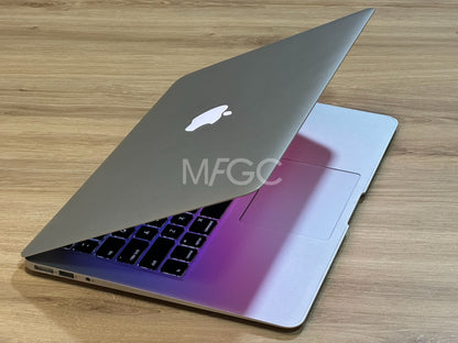 2015 MacBook Air 13” 8GB RAM 128 SSD