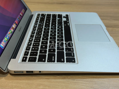 2015 MacBook Air 13” 8GB RAM 128 SSD