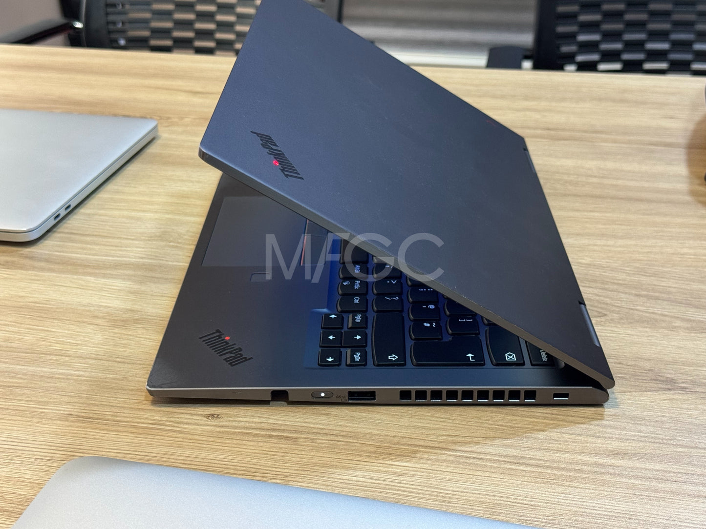 Lenovo ThinkPad X1 Yoga 360 i7 10th GEN 16/512 TOUCH SCREEN